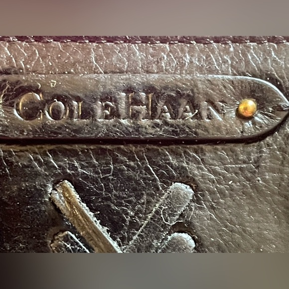 Wonderfully detailed Cole Haan black leather wallet! Measures apx 8 x 4“. EUC. - Picture 3 of 12